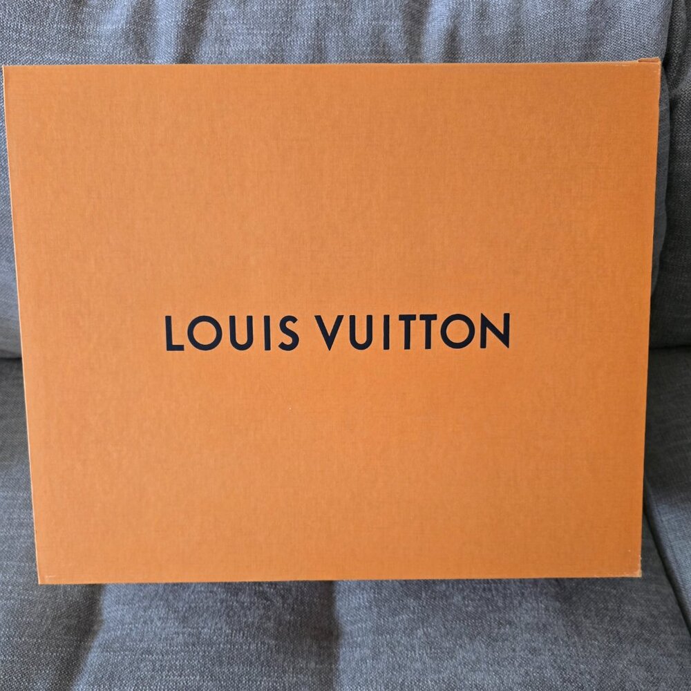 Louis Vuitton Navy Blue Leather Tote with Red Piping & Silver Hardware - Picture 15 of 16